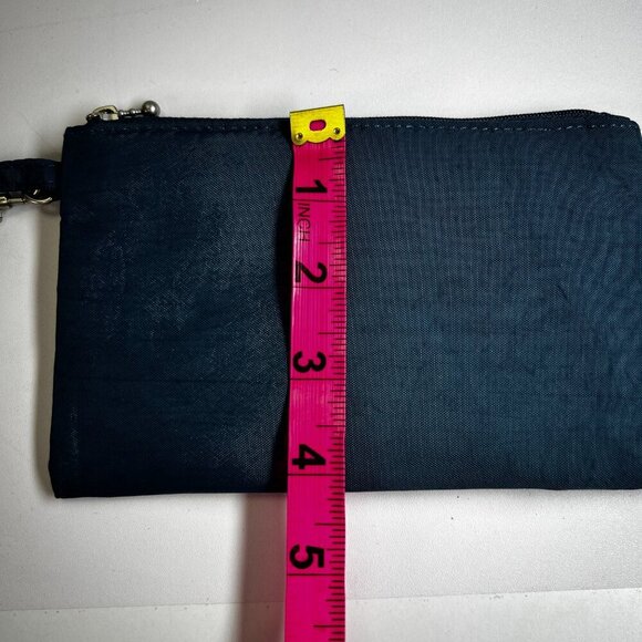 Travel RFID Wristlet - Picture 4 of 5